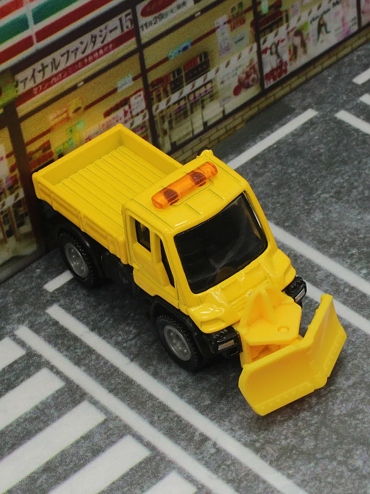 TAKARA TOMY tomica lega modello di auto n. 22 Mercedes Benz UNIMOG spazzaneve, regalo di festa di natale di Halloween per bambini per ragazzi