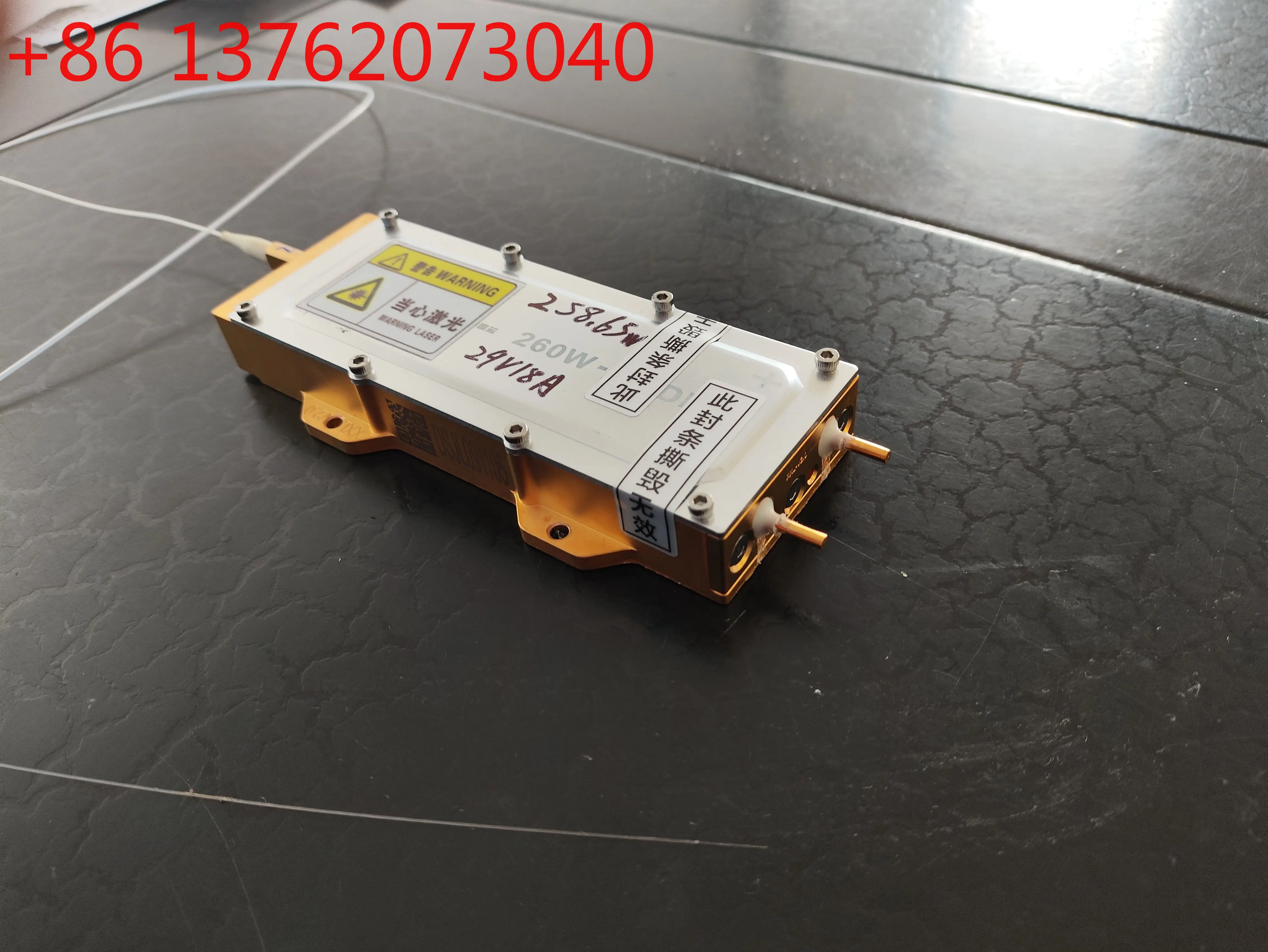 

Лазерный модуль инфракрасного насоса 260 Вт Мощный лазерный инфракрасный насос с оптическим волокном (б/у, а не 100% новый)