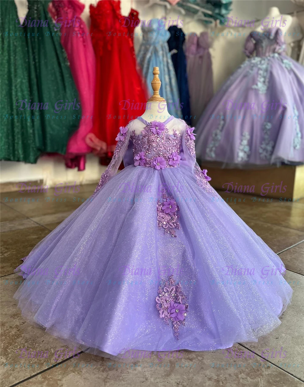 abito-da-damigella-di-qualita-in-tulle-lavanda-soffice-con-squisite-applicazioni-floreali-e-cristalli-per-abiti-da-ballo-da-sera-per-piccole-principesse