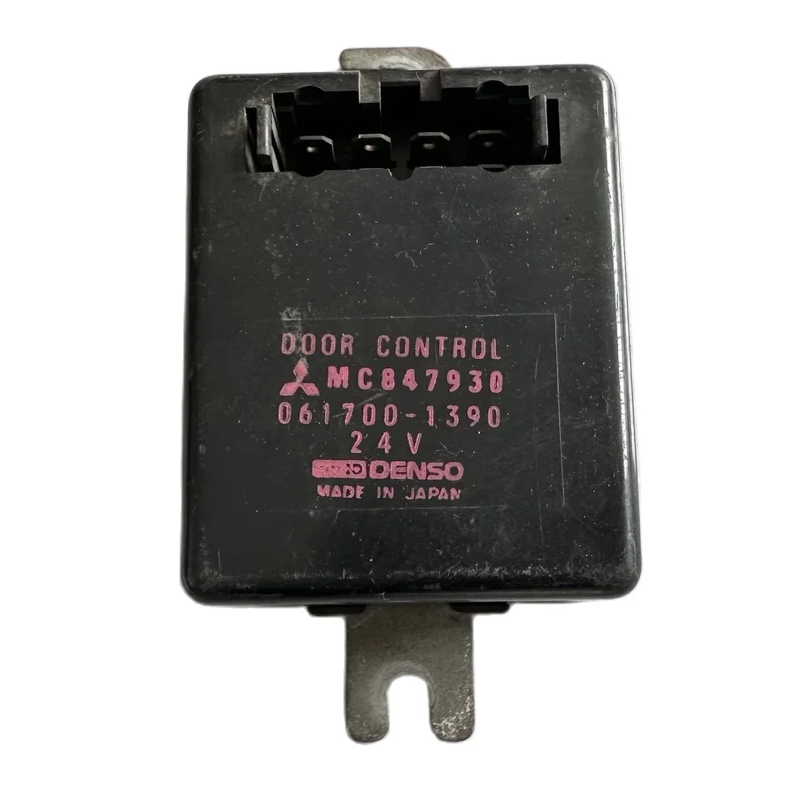 

FOR MITSUBISHI FUSO TRUCK RELAY / MC847930 / 061700-1390 / 0617001390