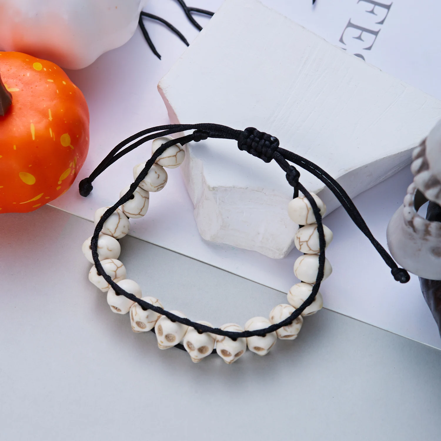 Gothic Skull Stone Stretch Bracelet for Women Halloween Statement Beaded Bracelet Trick or Treat Accessories