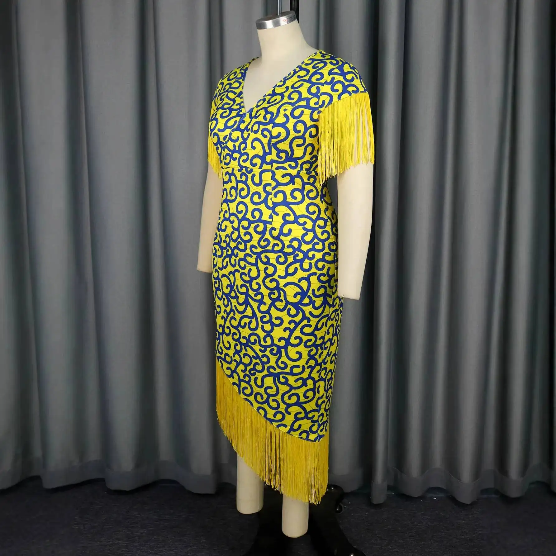 Plus-size Women's Dress With Contrasting Color Print And Tassels, V-neck, Waist-cinching, Slimming, Bodycon Style, Suitable For
