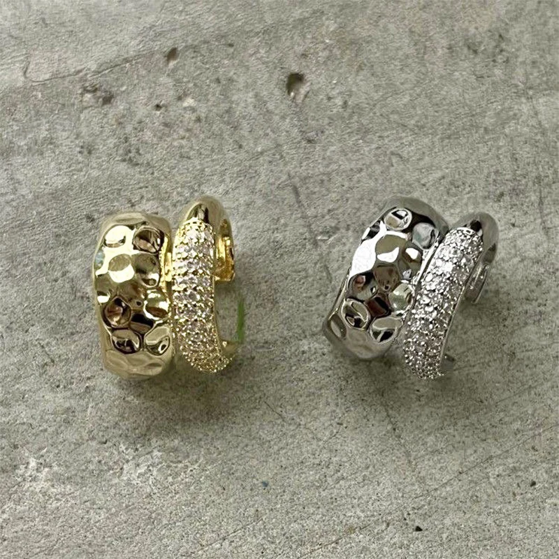Cubic Zirconia Gold Plated Single Ear Clip Earring for Women No Piercing Personalized Sparkling Party Jewelry Cuf Earrings Gift