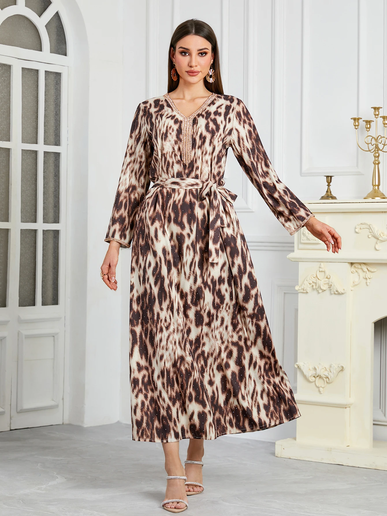

Plus Size Wow! Fashion Leopard Print V-Neck Dress - Exude Elegance and Instantly Turn Heads at Your Next Resort!
