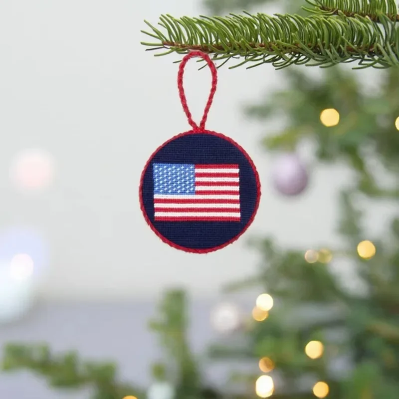 Needle-tip round Christmas tree ornament