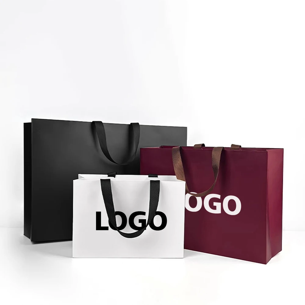 50 stuks aangepast logo high-end hot stamping geen vouwen geschenkpapieren zakken voor kleding boetiek logo afdrukken boodschappentassen - afbeelding 2