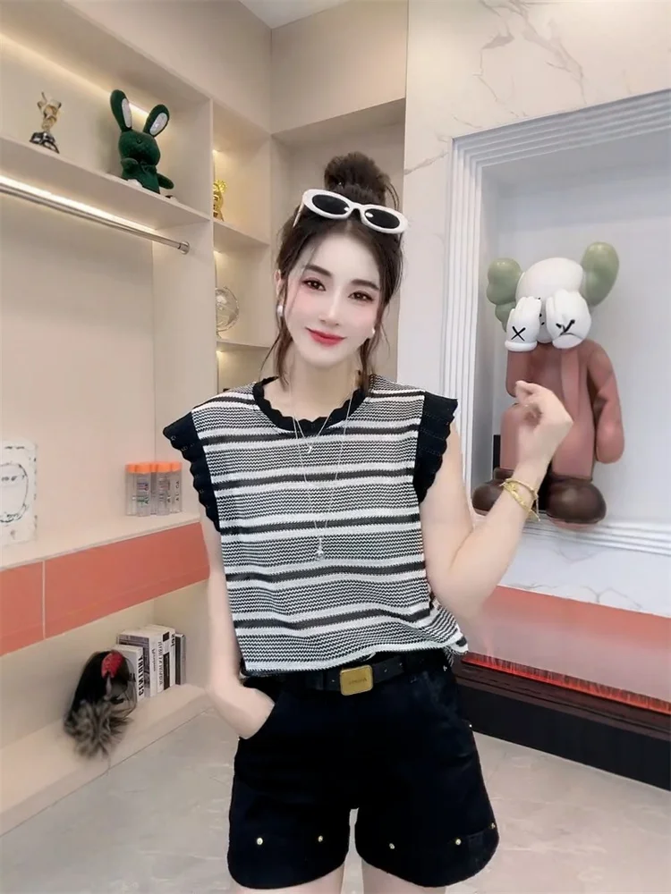 

2025 Faionable round Ne oulder Stripe Svel Top Loose Knitted Summer New Sle Ele All-Match Trendy Commute Creative