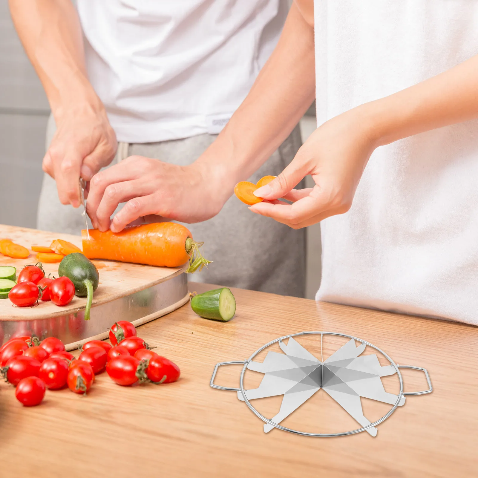 

Pie 10-Cut Stainless Steel Cake Divider Portion Cutter Uniform Slices Rust Proof Pizza Slicer Side Handle Commercial Baking Tool