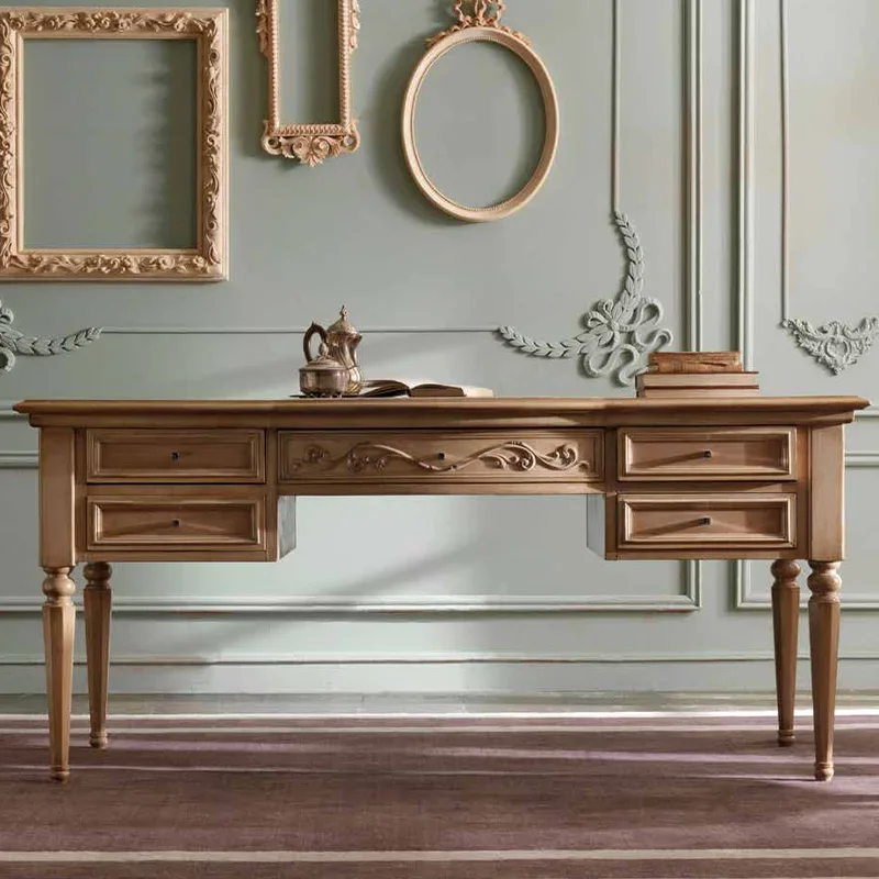 

Простой письменный стол из массива дерева, в ретро-стиле, цвета натурального дерева, компактный, для небольших квартир, для домашнего использования.