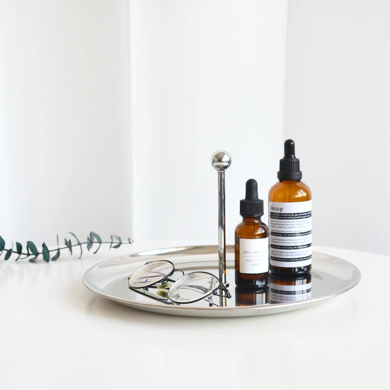 

2 шт. стильных круглых подносов из нержавеющей стали с гальваническим покрытием, однотонные, для хранения косметики, ароматерапии и мелочей, реквизит для фотосессий