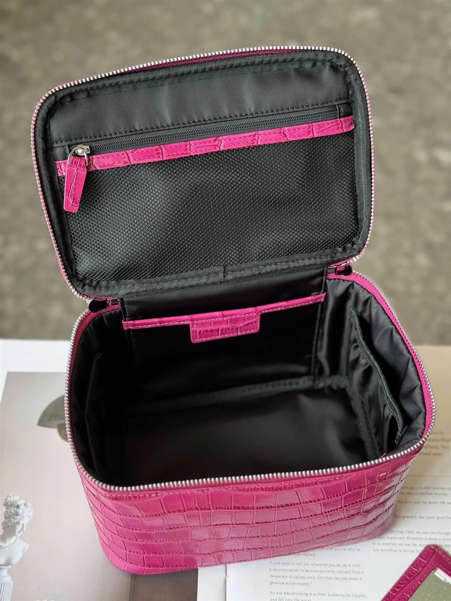 Crocodile Pattern Cowhide Cosmetic Bag Rose Red Light Luxury Genuine Leather Women Travel Portable Toiletry Storageanity Case