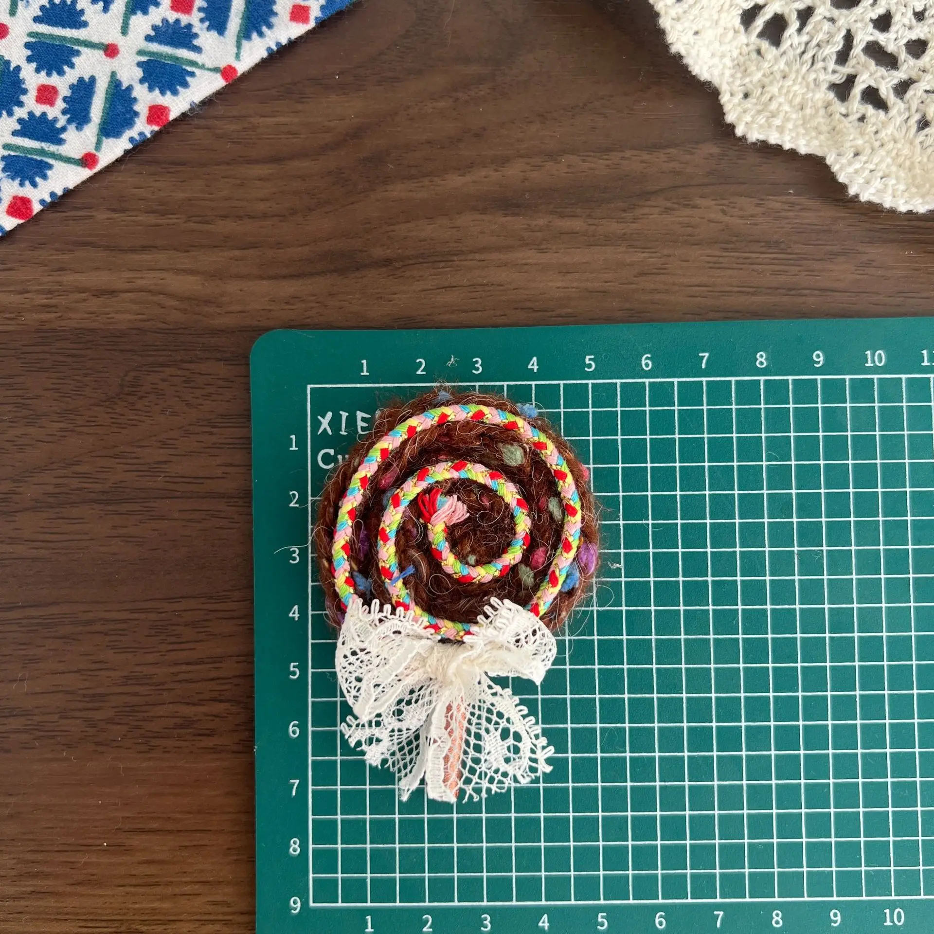 Brooch Pin Handmade Woven Candy Lollipop Felt Colorful Small Lightweight DIY Decoration for Scarf Hat Bag Kids Women