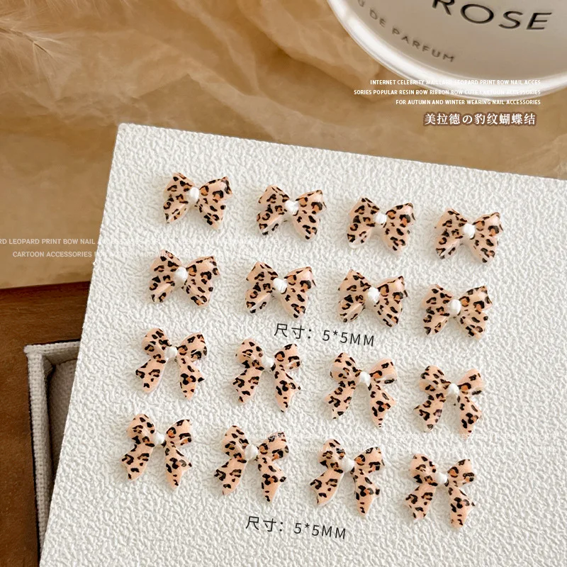 50 Uds. De cinta con estampado de leopardo 3D para uñas, dijes de lazo de resina, cinta de dibujos animados, lazo, diamantes de imitación, decoración artística de uñas, accesorios de manicura DIY