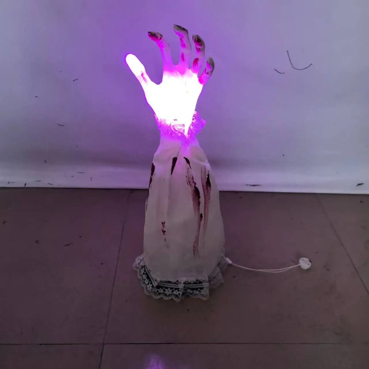 

Halloween horror props bloody severed hand haunted house bar secret room decoration spoof luminous simulated fake hand fake