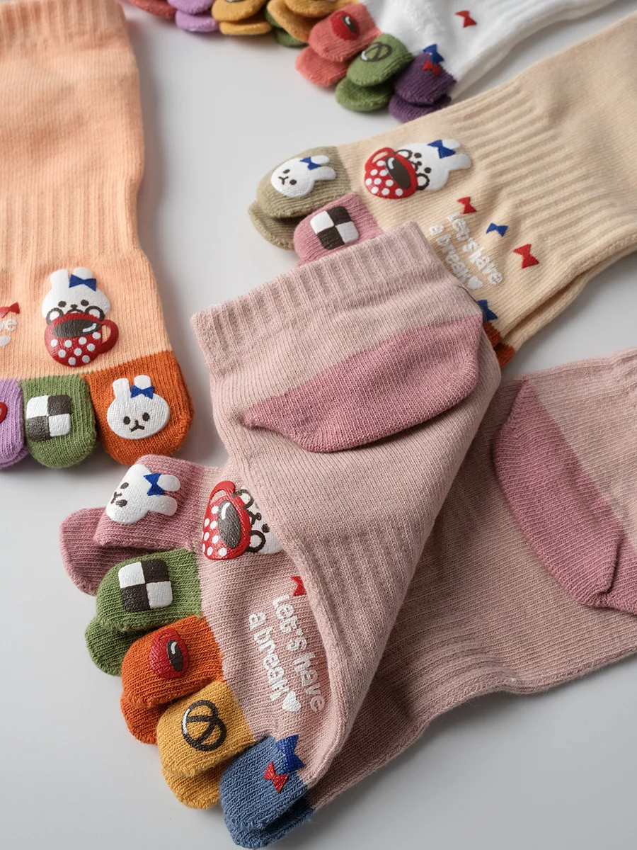 Cartoon Five-Toe Socks for Women, Short Cotton Socks with Anti-Odor Properties, Cute Seamless Split-Toe Socks with Heel image 3