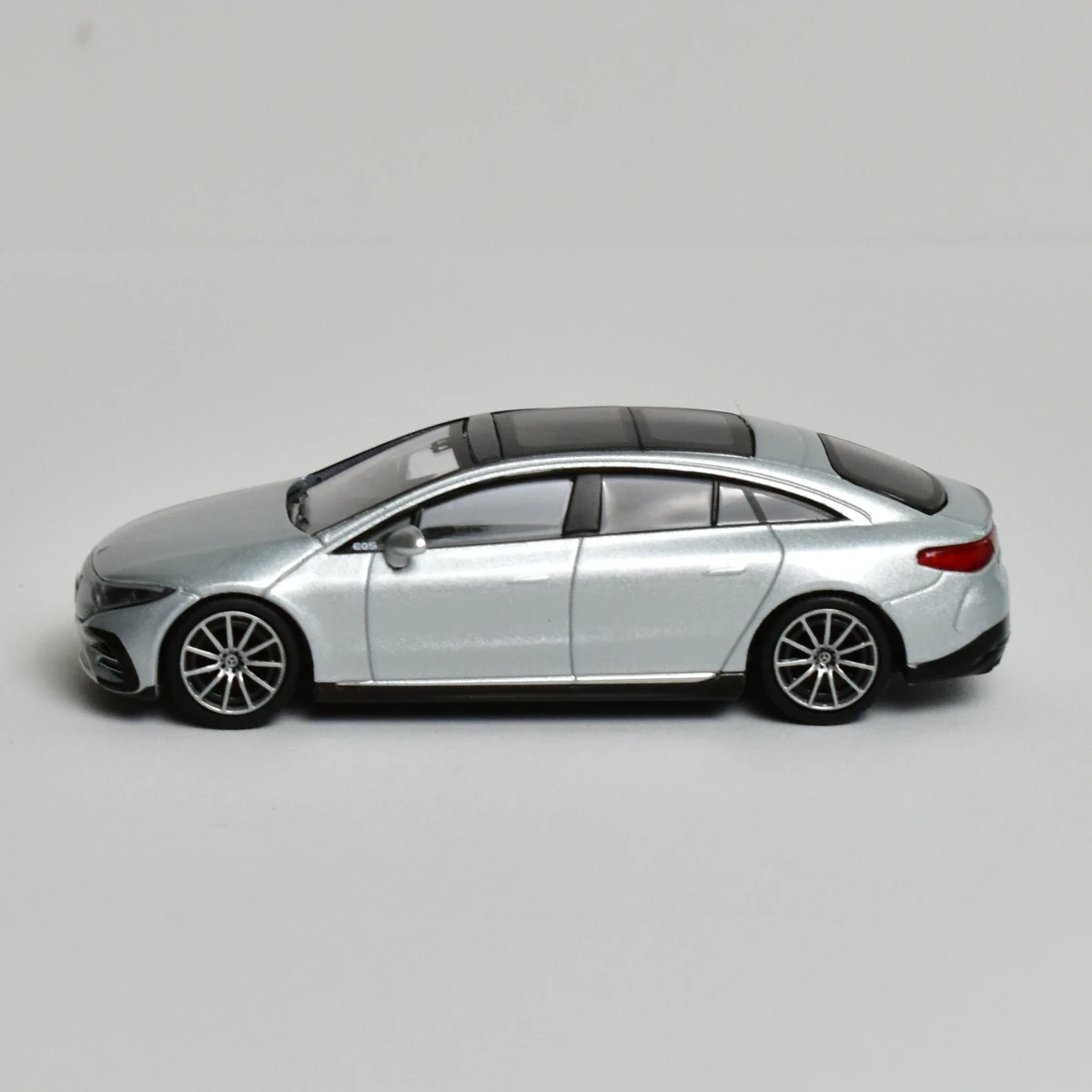 MINIGT 508 1:64 EQS 580 4MATIC Diecast Model Car