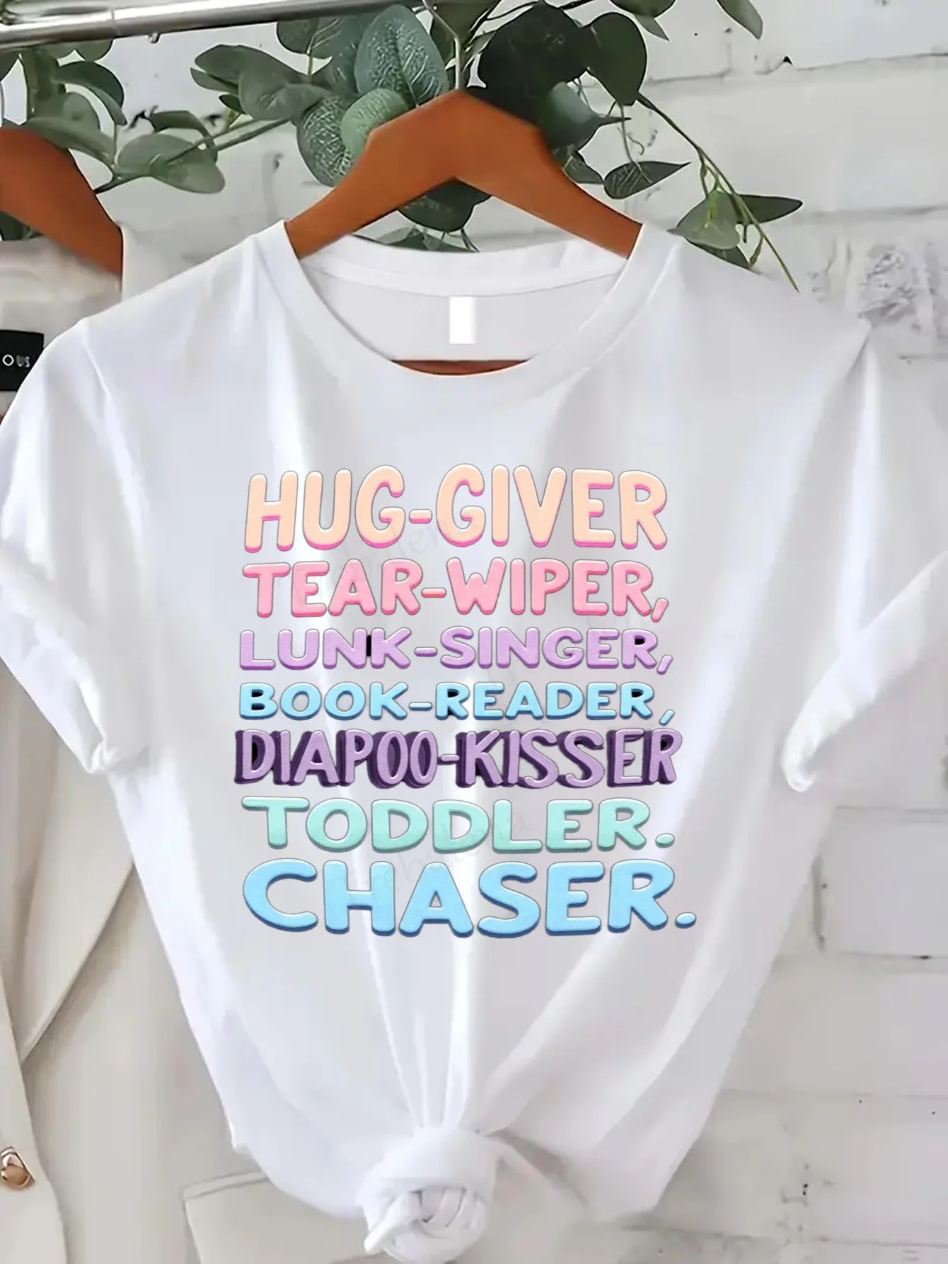 

Женская футболка Милая футболка для мамы: Hug-Giver, Tear-Wiper, Chaser для малышей