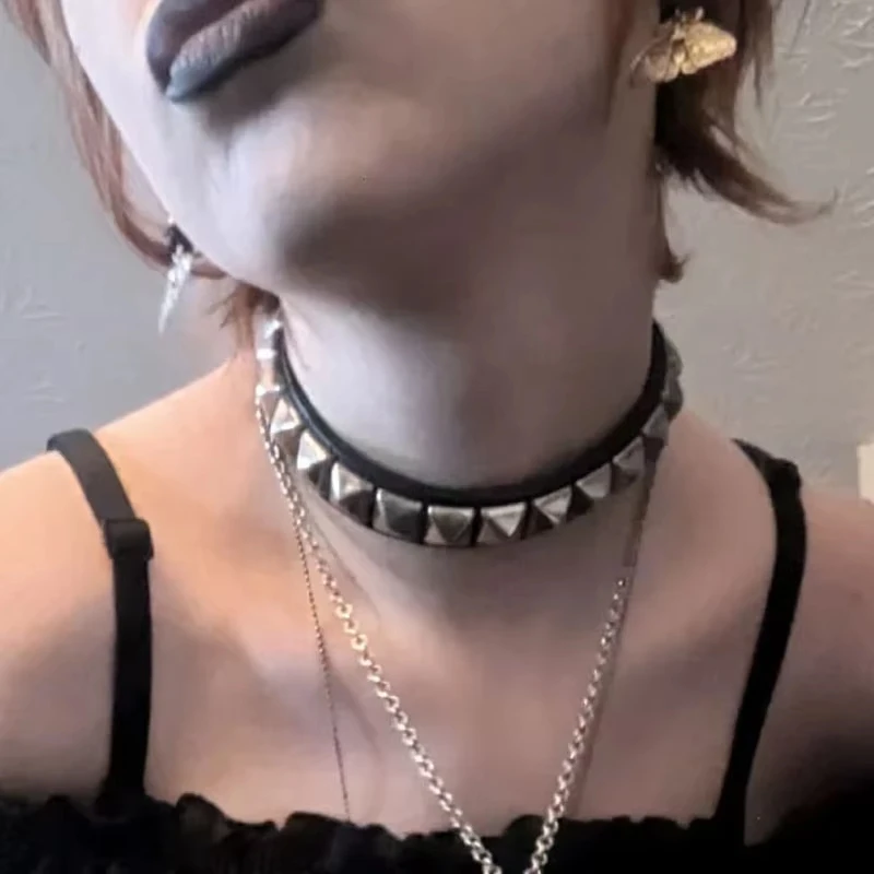 Punk PU Leather Square Rivets Choker Collar Necklace Hip Hop Woman Girls Non-mainstream Party Neck Collarbone Chain Jewelry