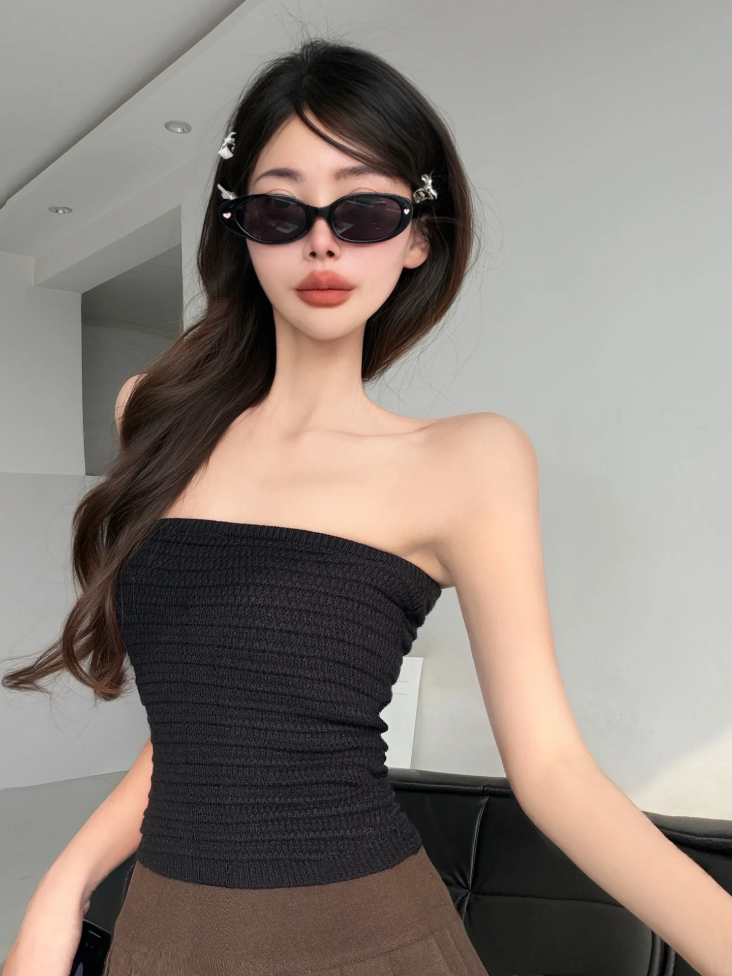 Sexy Bandeau Top Women's Slim Fit Short Sleeve Black Tight Bodycon Crop Top Threaded Detailing Backless Design for Young Adults