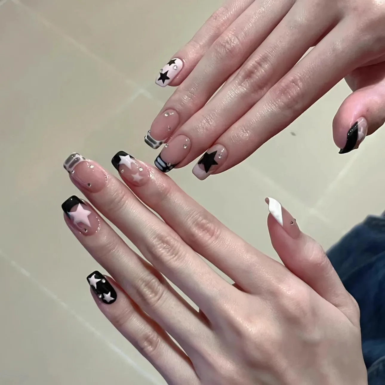 24 pçs curto ballet y2k unhas conjunto pequenos diamantes unhas falsas imprensa em dicas de unhas unhas falsas francesas rosa preto estrela decoração