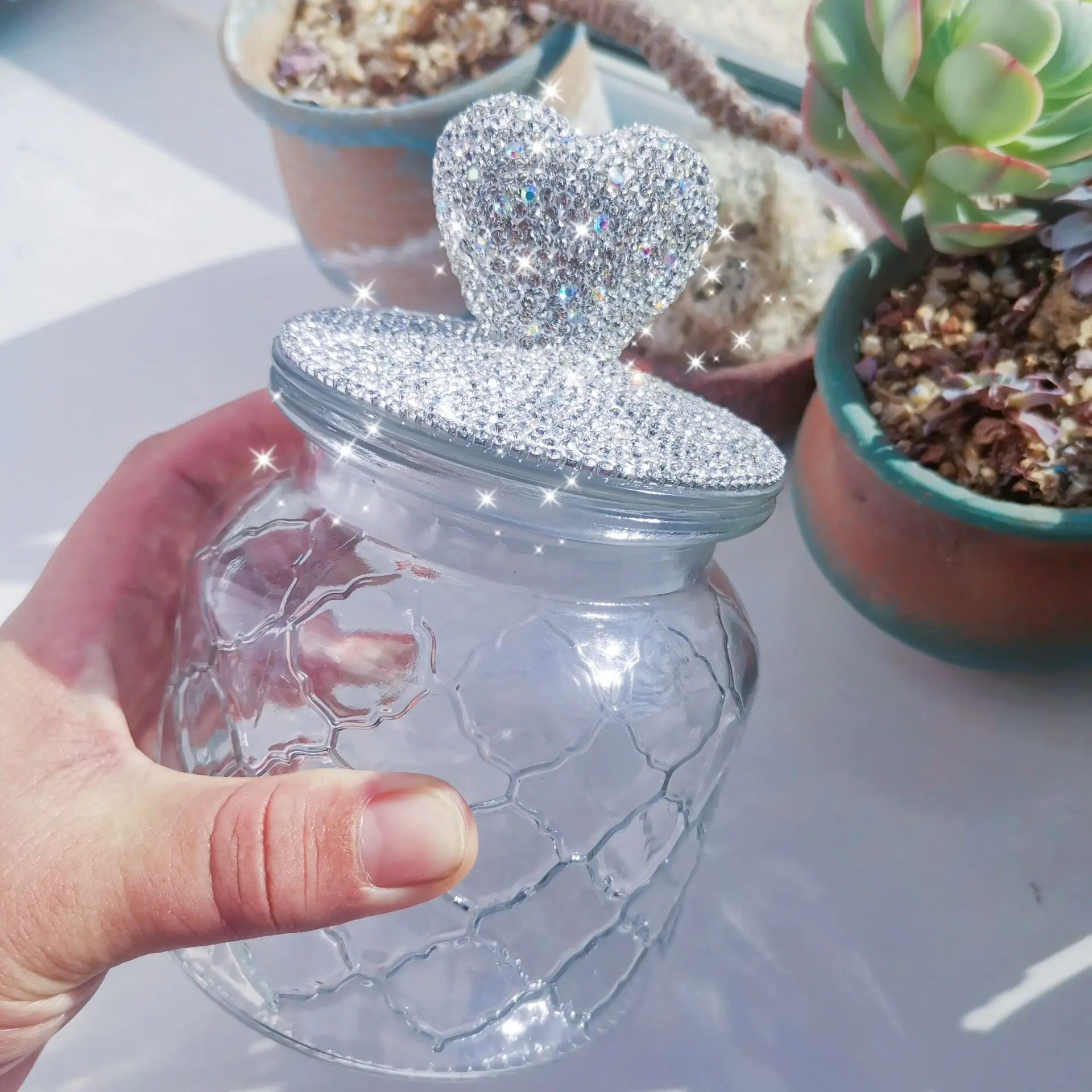 Hand-made Crystal Rhinestones Heart-shaped Lead-free Glass LIDS Bottle Storage Sealed Tea Jar Grain Storage Jar Coffee Contained