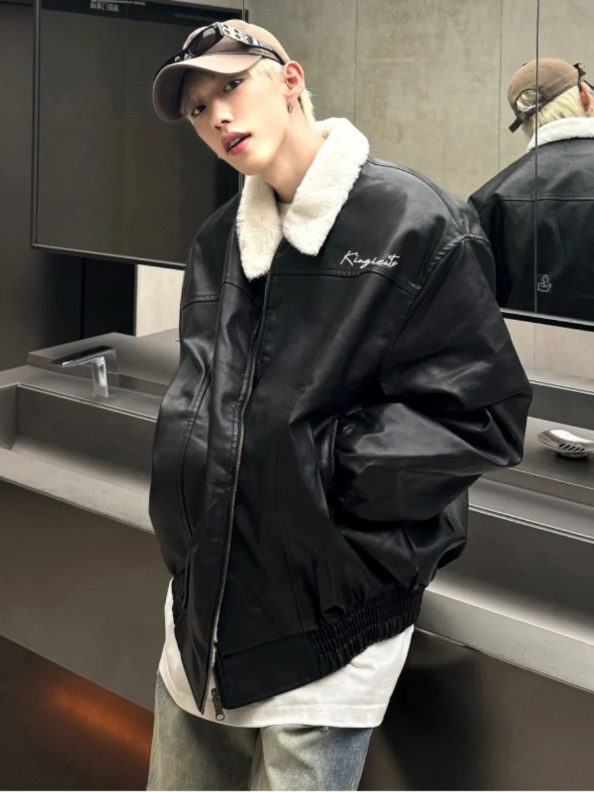 

Черная утепленная флисовая короткая хлопковая куртка для мужчин, зимняя теплая верхняя одежда, стильная уличная мотоциклетная куртка, повседневная молодежная модель