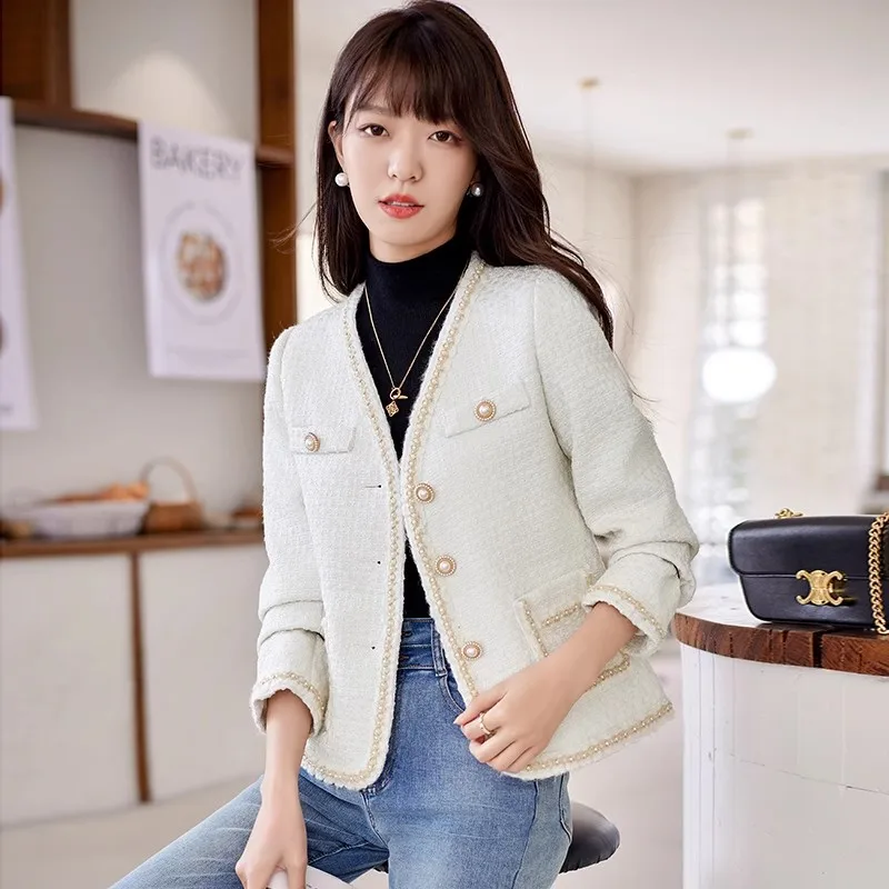 2023 New Fashion Elegant High Quality Women Autumn Winter Tweed V Neck Long Sleeve Beading Pearl Button Coat Tweed Short Jacket