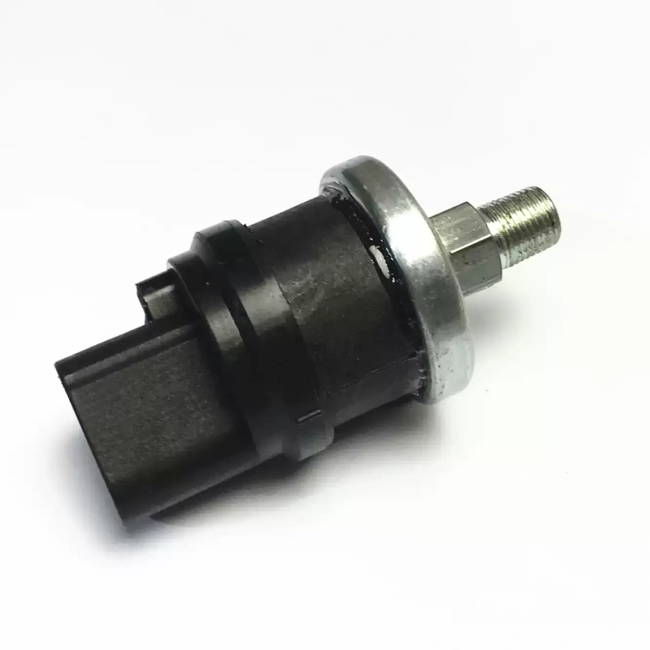 1PCS/LOT suitable for Honeywell transmission box pressure switch sensor 29511309 for public buses
