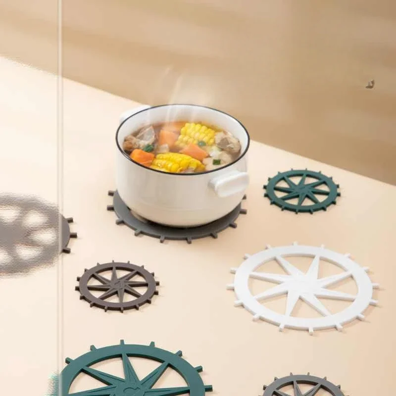 

1PCS Windmill Silicone Coaster Hollow Waterproof Skid Insulation Pot Mat Cup Pads Kitchen Tableware Pad Table Protector Decor