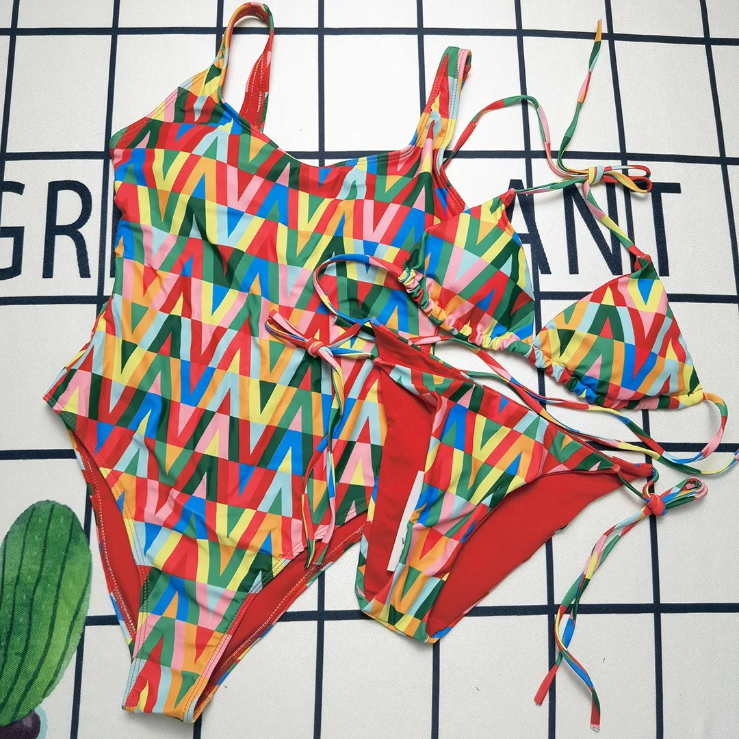 2025 تصميم فاخر 2025 الصيف السباحة بيكيني طباعة ملابس السباحة 2 قطعة مجموعة للنساء مثير ملابس السباحة Tankini السيدات ملابس الشاطئ الملابس