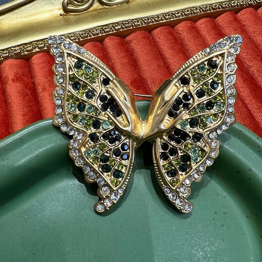 Medieval hot-selling butterfly micro-diamond versatile exquisite vintage niche design sense versatile senior brooch women
