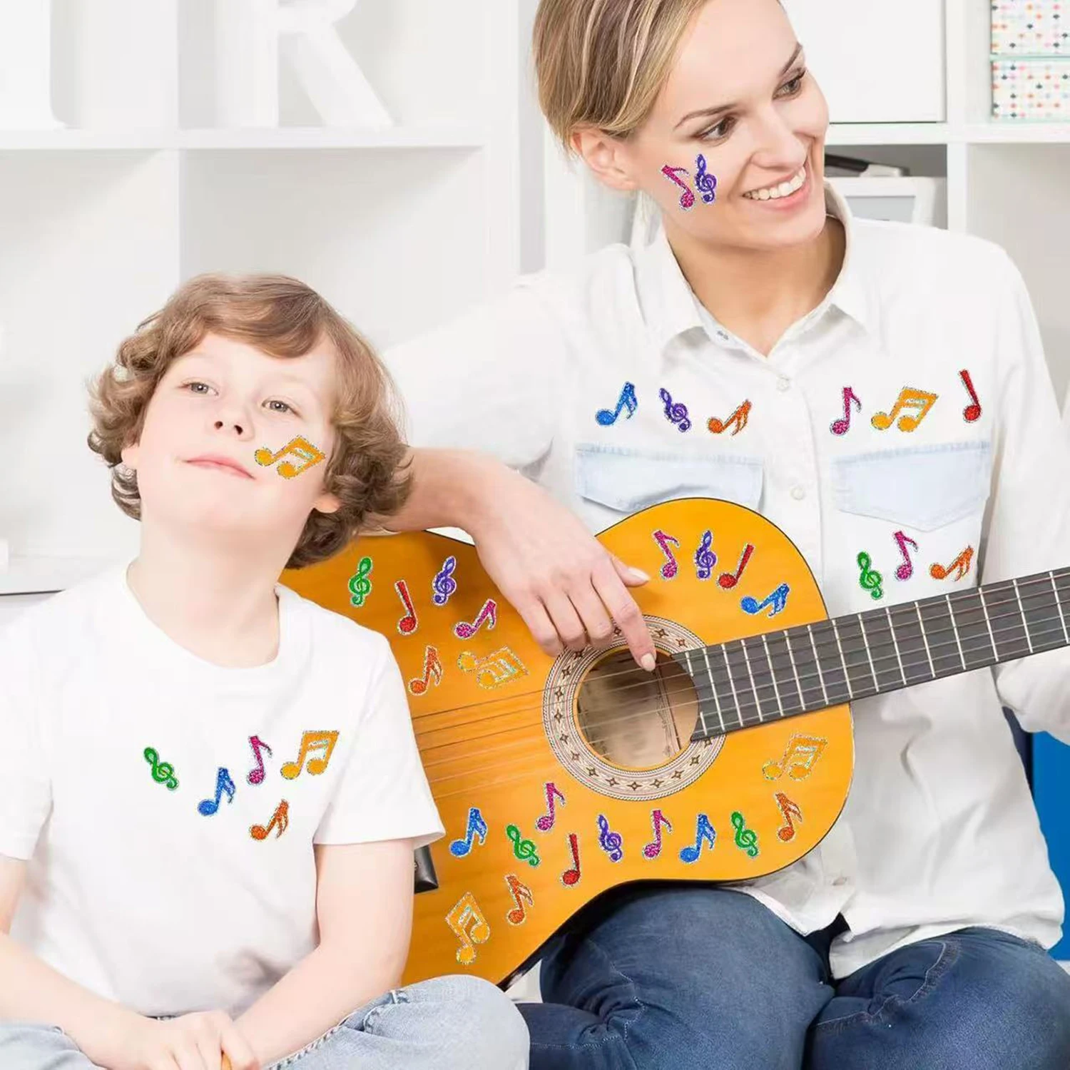 100-500 個グリッターカラフルな音楽記号ステッカーベーキング誕生日パーティーギフトラッピングラベルスクラップブック文具ステッカー