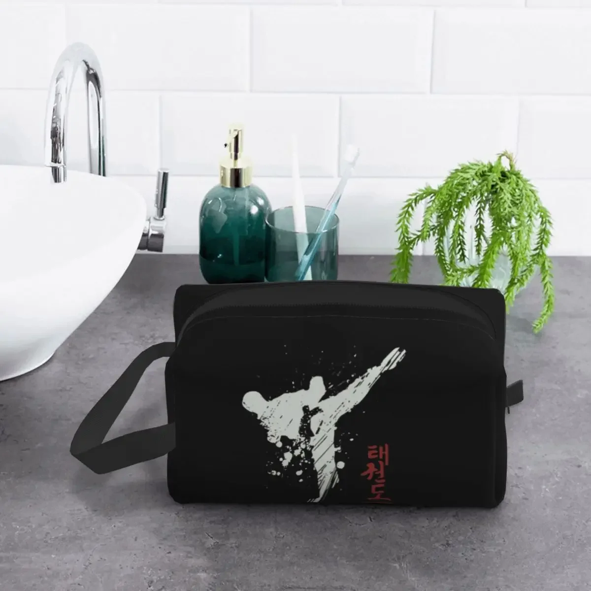 Taekwondo Kick Cosmetische Tas Vrouwen Mode Grote Capaciteit Vechter Martial Arts Make-Up Case Schoonheidsopslag Toilettassen