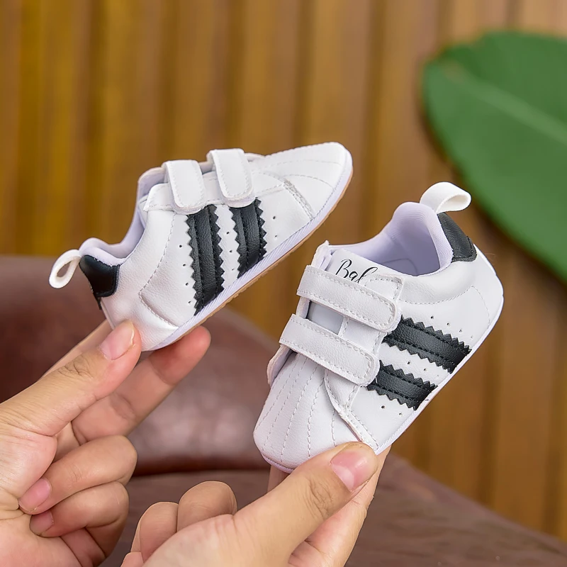 Spring, Autumn, and Winter Baby Shoes for Boys and Girls, 0-1 Year Old Soft-Soled Fashionable Color-Blocking Infant Sneakers, Casual Walking Shoes, Suitable for Both Indoor and Outdoor Use