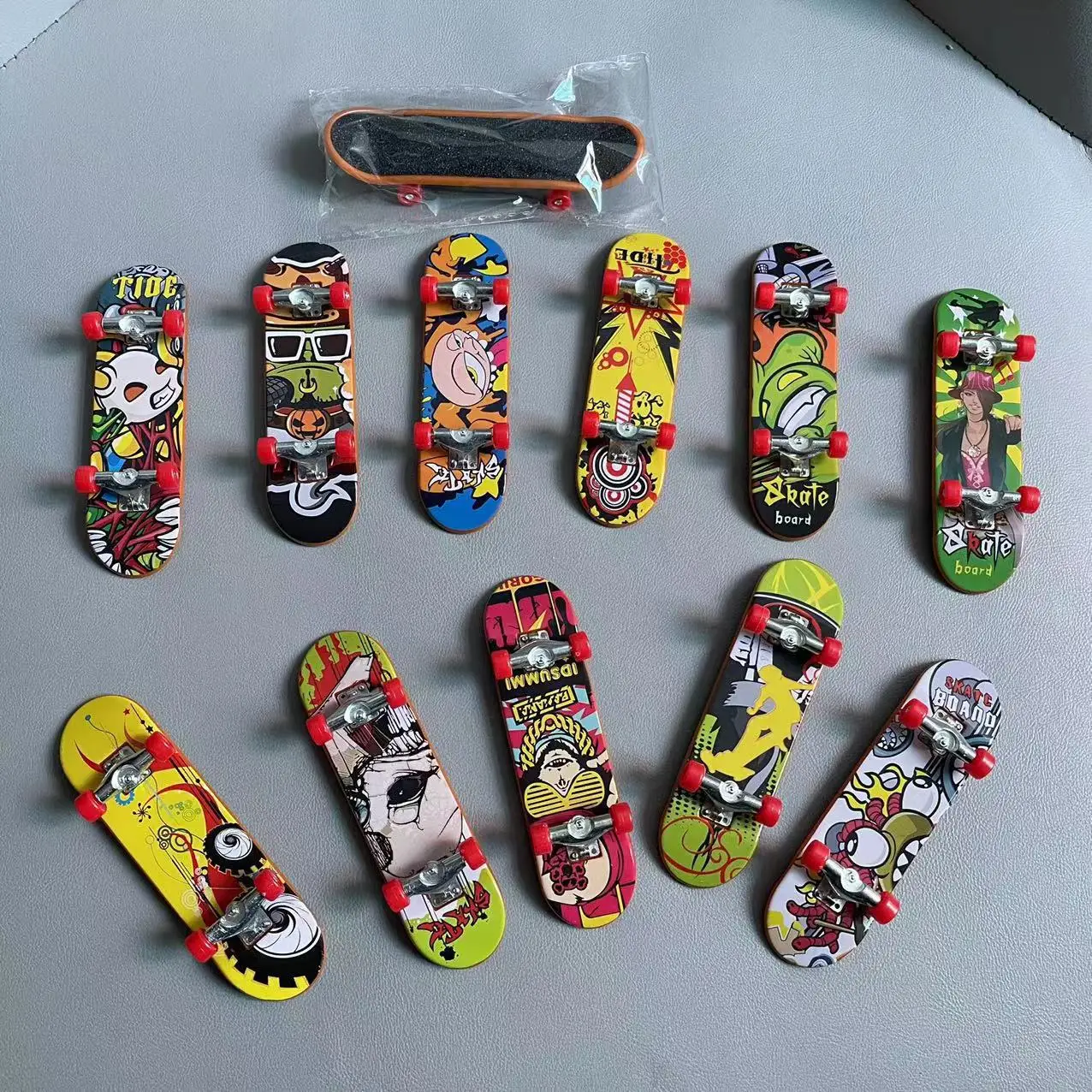 Print professional Alloy Stand FingerBoard Skateboard Mini Finger boards Skate truck Finger Skateboard for Kid Toy Children Gift
