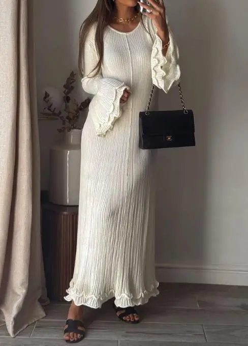 

Autumn 2025 Solid Color Long Sleeved Dress for Women with Elegant Round Neck, Pit Stripe, Fungus Edge Decoration, Knitted Dress