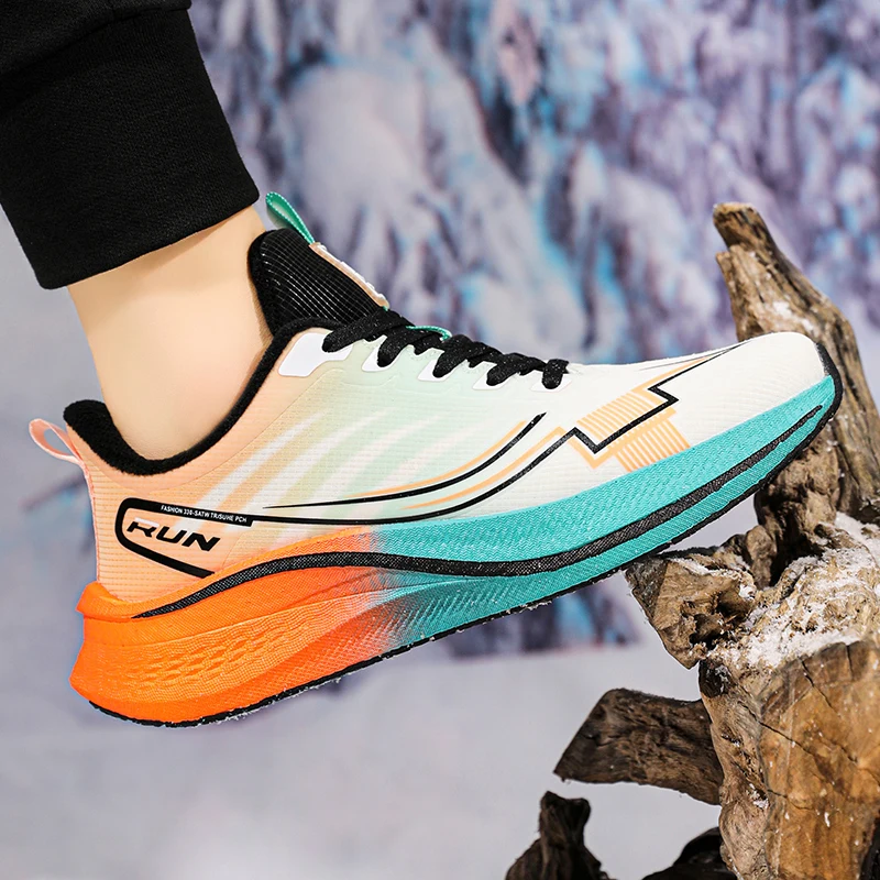 Männer Frauen lässig warme neue Plüsch Turnschuhe Winter Licht Outdoor Racing Baumwolle Laufschuhe Paar Carbon Platte Geschwindigkeit Sportschuhe