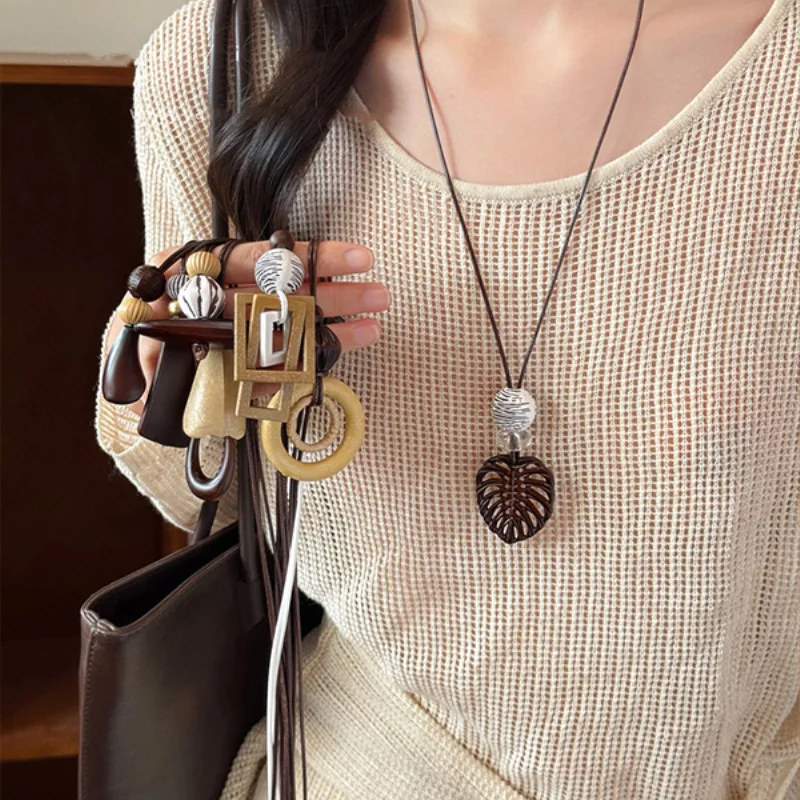 Irregular Pendant Necklace Classy Oriental Minimalist Long Gold Tone Alloy Lightweight Delicate Elegant Chic for Women