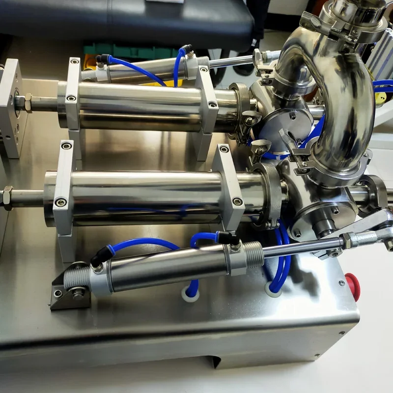

Big Volume Pneumatic 1100W Double Head Liquid Filling Machine Shampoo Water Milk Coffee Filling Machine