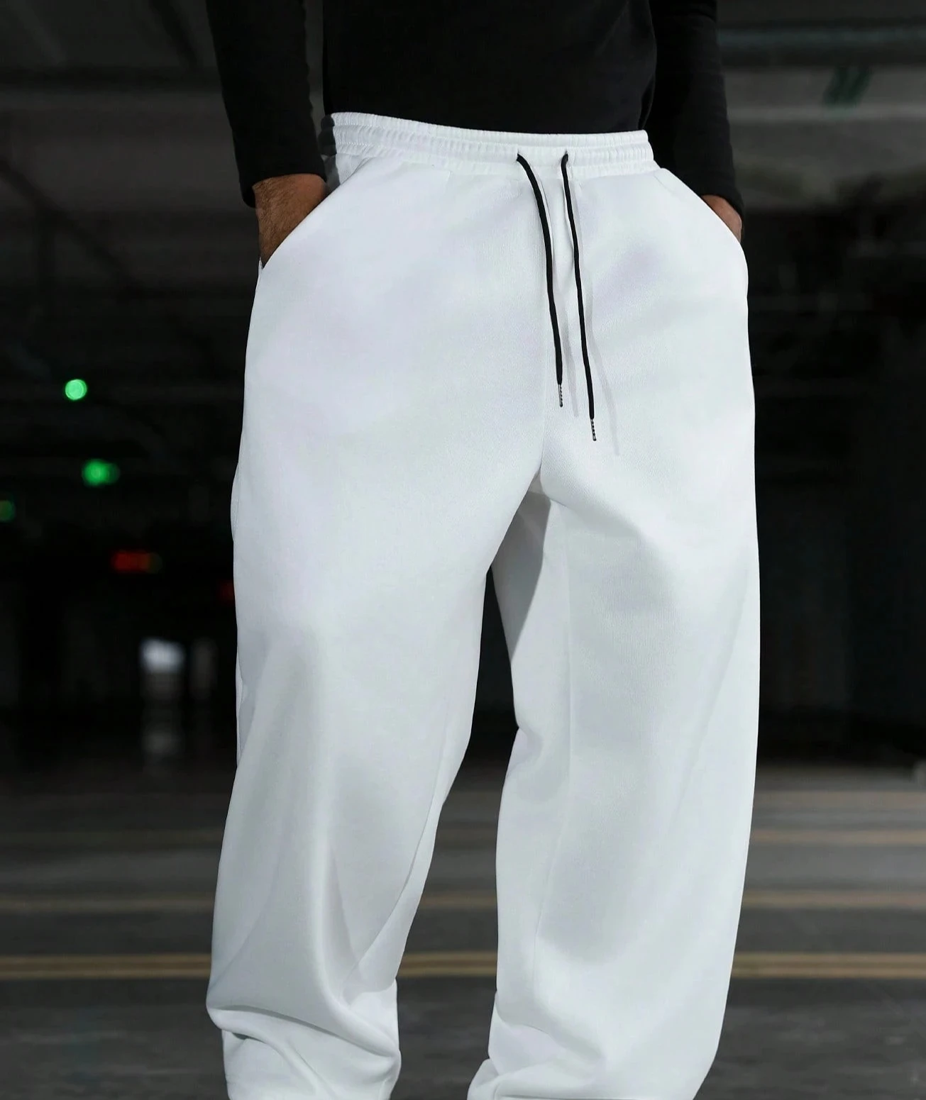 

American Street Trend Men's White Jogging Pants Are Loose and Suitable for Both Men and Women, with A Casual Street Style
