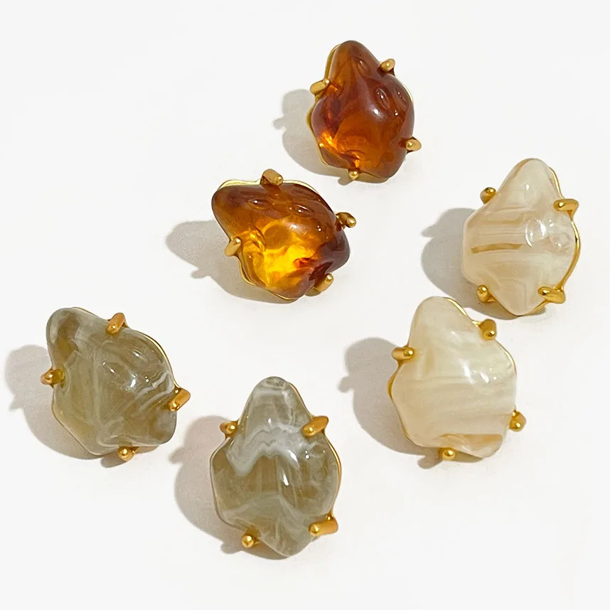 Peri'sBox renkli 4 çatal pençeleri düzensiz reçine saplama küpe kadınlar için sıradışı gri beyaz akrilik büyük kulak çiviler takı