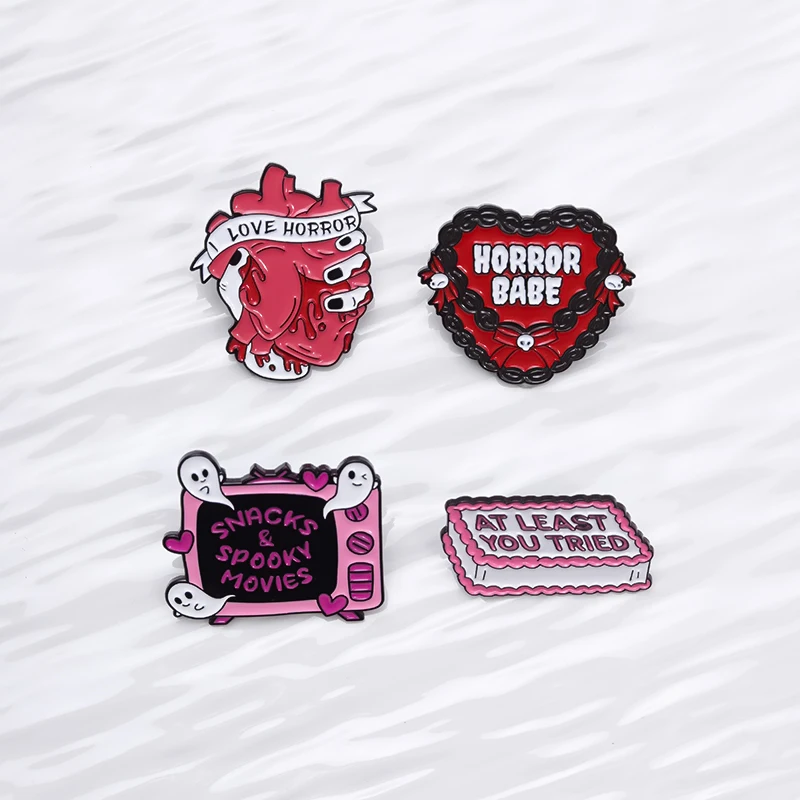 Pin esmaltado de abanico de terror paranormal, broche personalizado de películas espeluznantes, insignia de solapa, regalo de joyería de Halloween para amigos