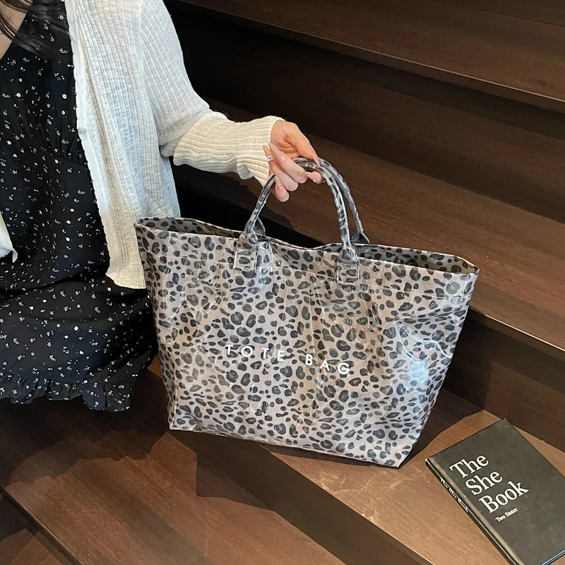 MOODS ليوبارد نمط كبير حمل الحقائب للنساء بولي كلوريد الفينيل سعة كبيرة المتسوق حقيبة كتف 2025 موضة جديدة فاخرة مصمم حقائب اليد