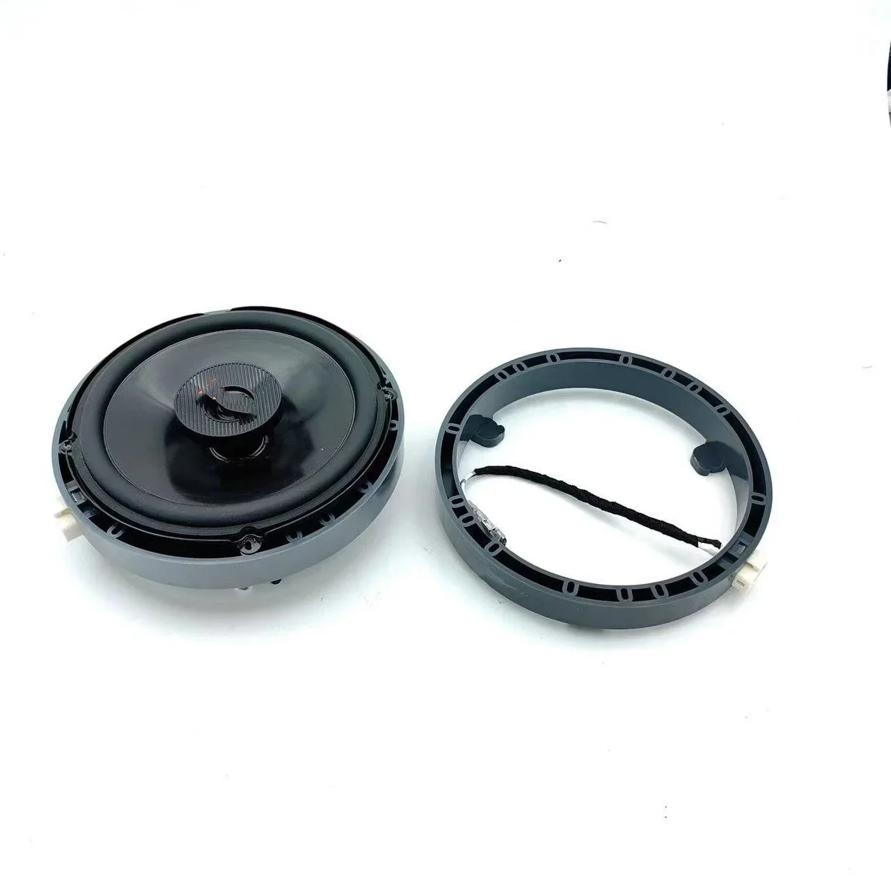 Suitable for Mitsubishi  Oulan De  Car Door Horn Installation Bracket Special Car Nondestructive Horn Washer