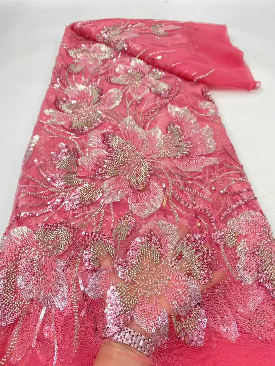 2025 ไนจีเรียทําด้วยมือลูกปัดTulle 5 หลาลูกไม้ผ้าแอฟริกันLuxury Sequinsตาข่ายผ้าสําหรับเจ้าสาวพรหมชุด