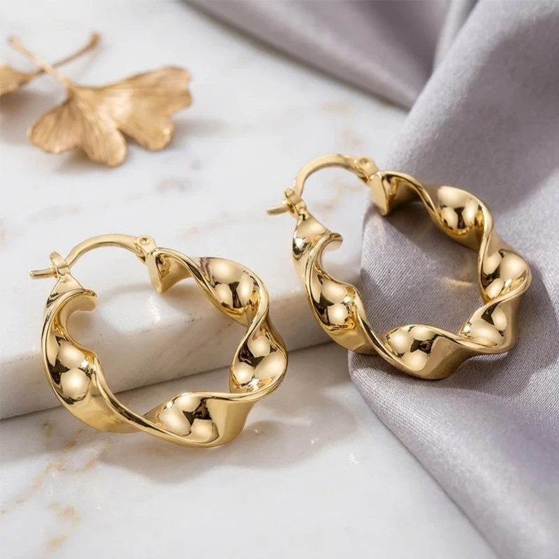 

Huitan Stylish Hoop Earrings with Twisty Design Exquisite Glossy Piercing Accessories for Women Fashion Bright Party Jewelry Hot