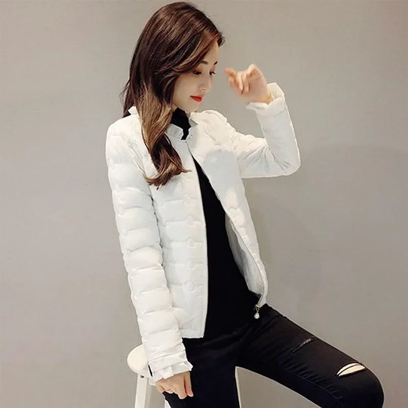 Vestiti invernali abbigliamento donna in cotone corto nuovo 2021 versione coreana cappotto sottile e leggero giacca imbottita piccola da donna