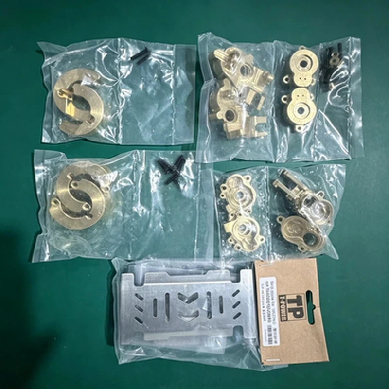 Accessoires de mise à niveau Yk4106 4107 4107pro, blindage métallique, pont en laiton robuste, coupelle de direction C-Seat, biellette d'essieu arrière, etc.