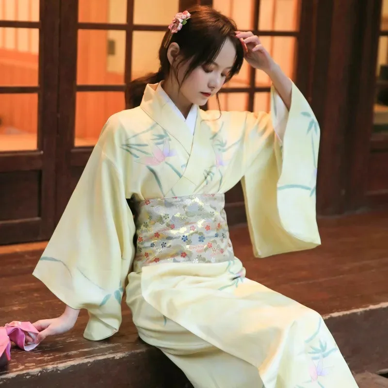 

New Light Yellow Narcissus Fabric Kimono Women Summer Fashion Japanese Vibrating Sleeve Yukata Cosplay Annual Meeting Dress