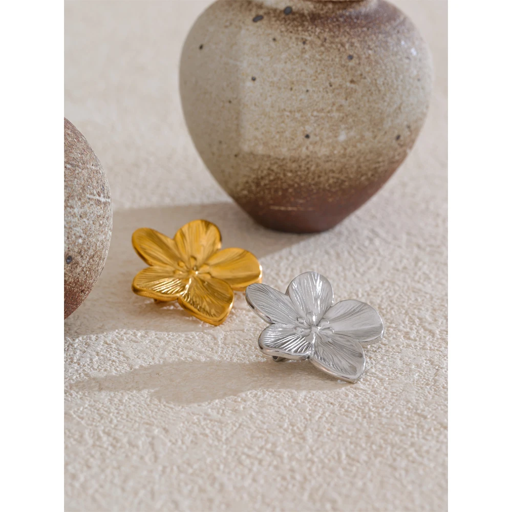 Yhpup Hot Style Stainless Steel Metal Flower Brooch Pin 18K PVD Plated Clothing Accessories Waterproof Fashion Jewelry Gift